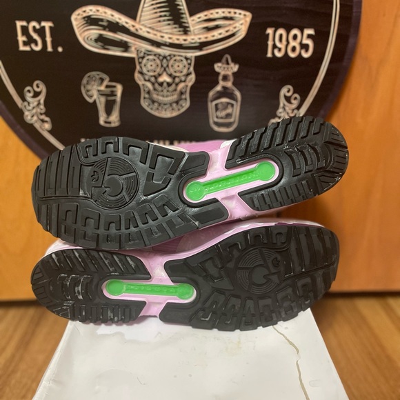 Adidas - Picture 4 of 5